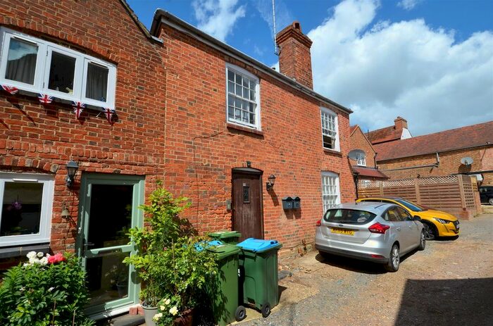 1 Bedroom Flat To Rent In High Street, Winslow, Buckingham, MK18