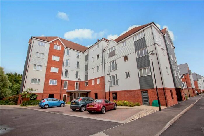 2 Bedroom Flat To Rent In Westwood Drive, Canterbury, CT2