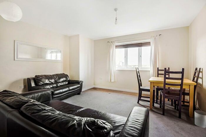 2 Bedroom Apartment To Rent In Reliance Way, East Oxford, OX4