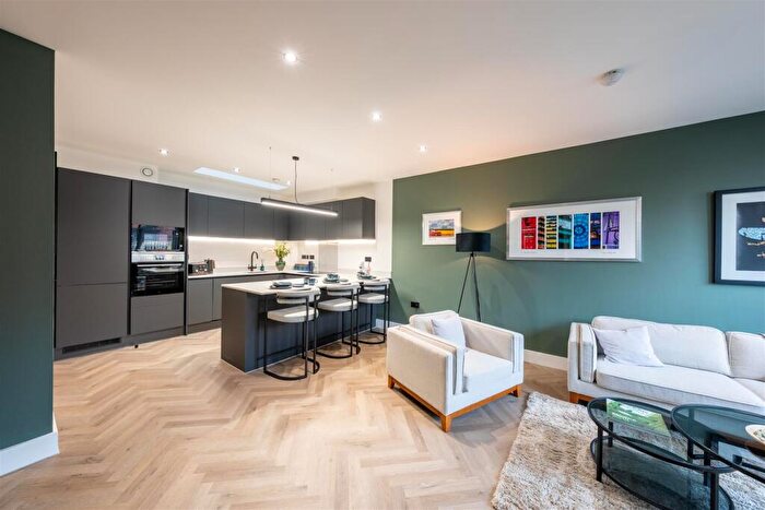 3 Bedroom Town House For Sale In Ardwick Green, Manchester, M12