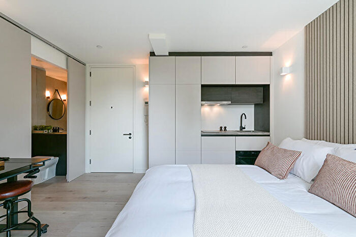 Studio To Rent In Greenhill Way, Harrow, Middlesex, HA1