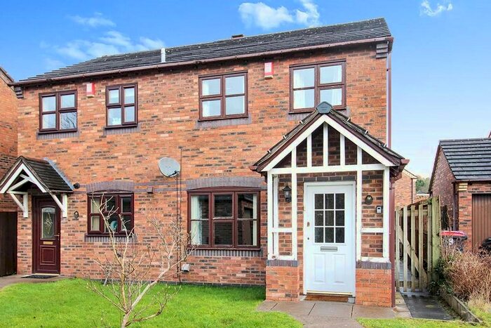 3 Bedroom Semi-Detached House To Rent In Newlands Road, Oakengates, Telford TF2