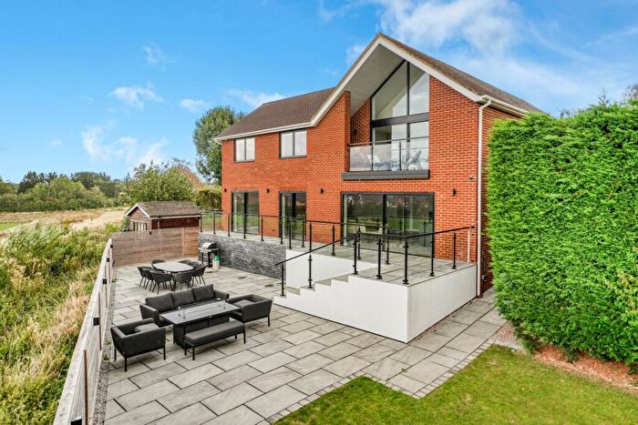 5 Bedroom Detached House For Sale In St. Marys Close, Wavendon, MK17