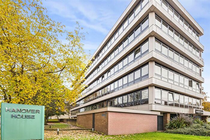 2 Bedroom Apartment For Sale In Hanover House, Kings Road, Reading, RG1