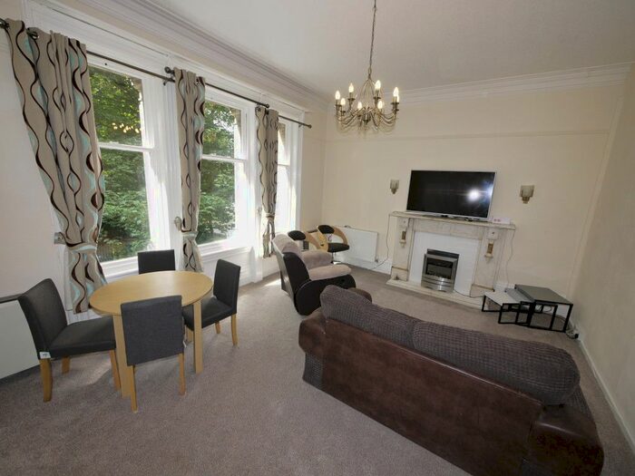 2 Bedroom Flat To Rent In North Hill Road, Leeds, LS6