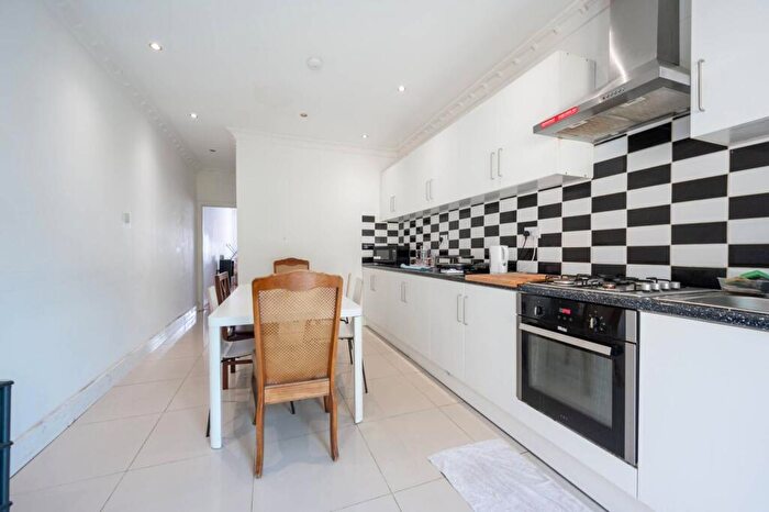 5 Bedroom House For Sale In Penshurst Road, Thornton Heath, CR7