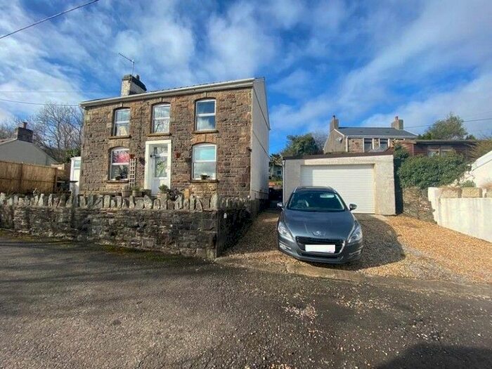 2 Bedroom Detached House For Sale In Deri Road, Rhiwfawr, Swansea., SA9