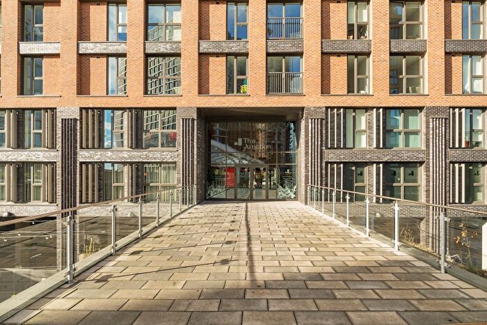 2 Bedroom Flat To Rent In Whitehall, Leeds, LS12