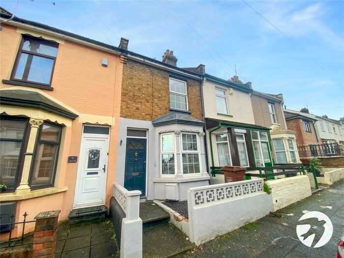3 Bedroom Terraced House To Rent In Bingham Road, Rochester, Kent, ME2