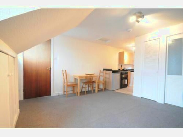 1 Bedroom Flat To Rent In Combie Street, Oban, PA34