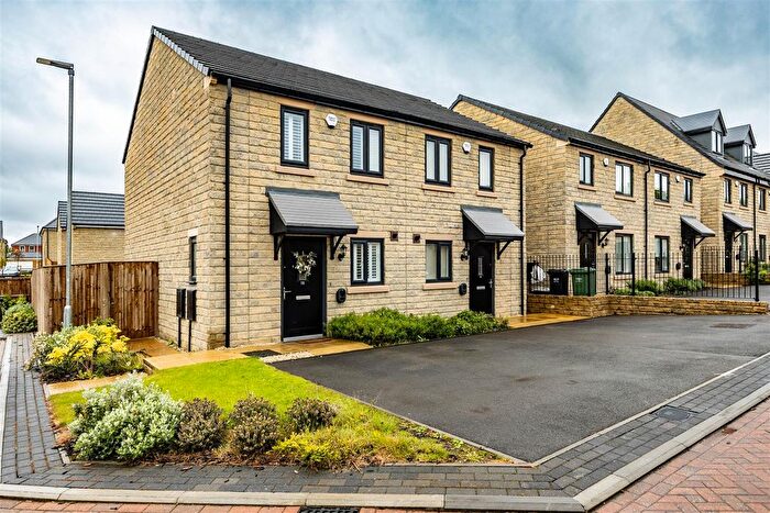 2 Bedroom Property For Sale In Willow Lane, Hipperholme, Halifax, HX3