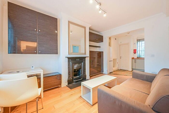 1 Bedroom Flat To Rent In Deal Street, Shoreditch, London, E1