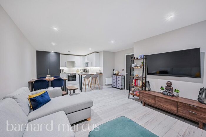 1 Bedroom Flat For Sale In Egbert Mews, Kingston Upon Thames, KT1