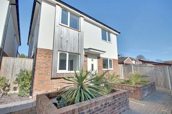 3 Bedroom Detached House To Rent In Merrion Place, Drayton, PO6