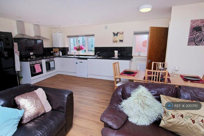 5 Bedroom Flat To Rent In Cemetery Road, Sheffield, S11