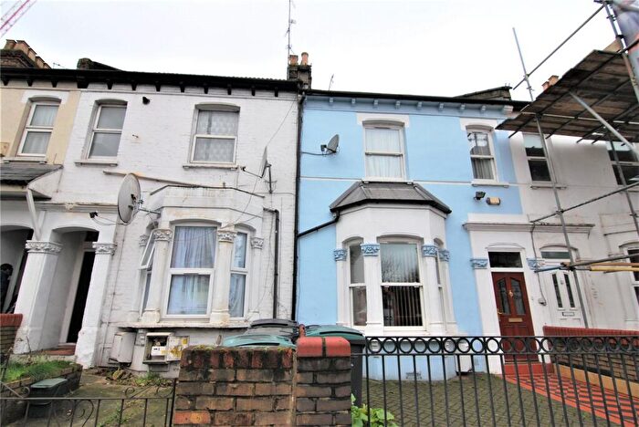 2 Bedroom Flat To Rent In Hornsey Park Road, Harringay, London, N8