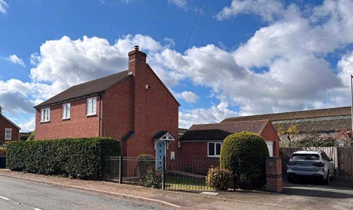 3 Bedroom Detached House For Sale In Aston Cross, Tewkesbury, GL20
