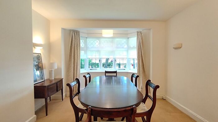 4 Bedroom Semi-Detached House To Rent In Vale Lane, London, W3