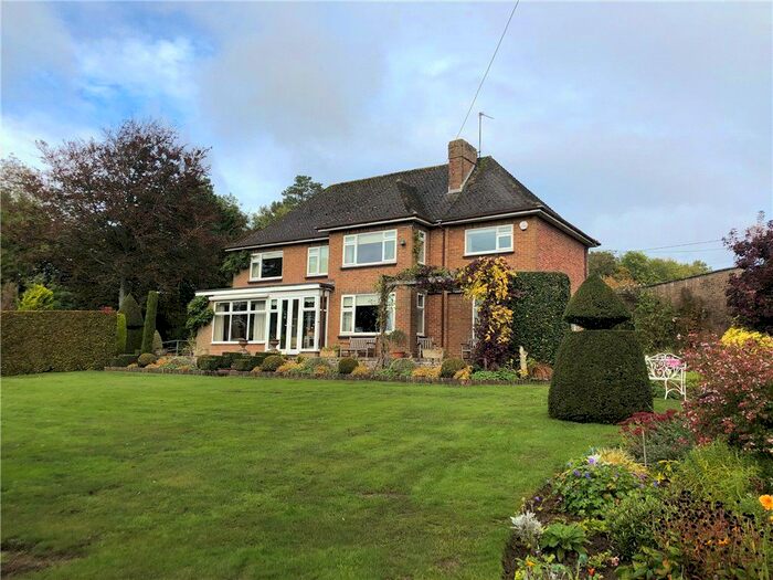 4 Bedroom Detached House For Sale In Bay Hill, Ilminster, Somerset, TA19