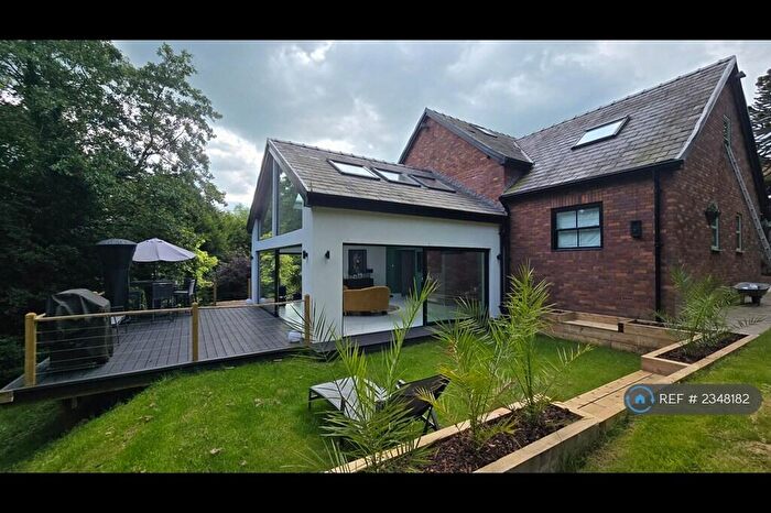 4 Bedroom Detached House To Rent In North Road, Glossop, SK13