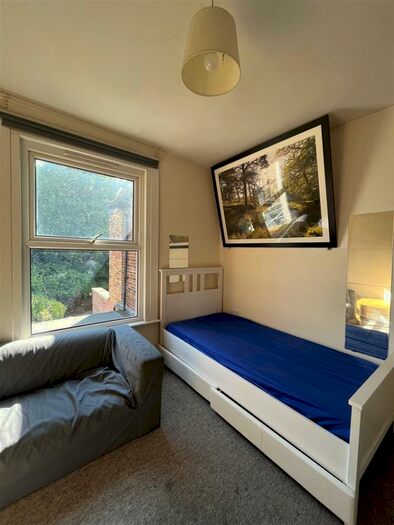 Studio To Rent In Lichfield Grove, London, N3
