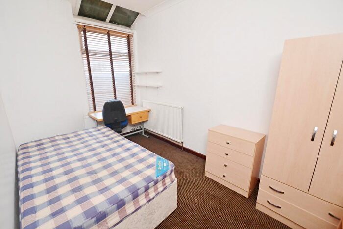 6 Bedroom Terraced House To Rent In Standish Road, Fallowfield, Manchester, M14