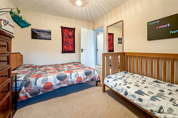 1 Bedroom Flat For Sale In Hughenden Road, St. Albans, Hertfordshire, AL4