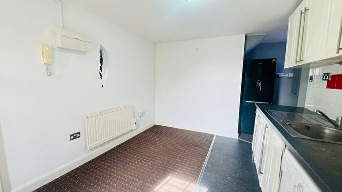 1 Bedroom Flat To Rent In High Street North, Dunstable, LU6