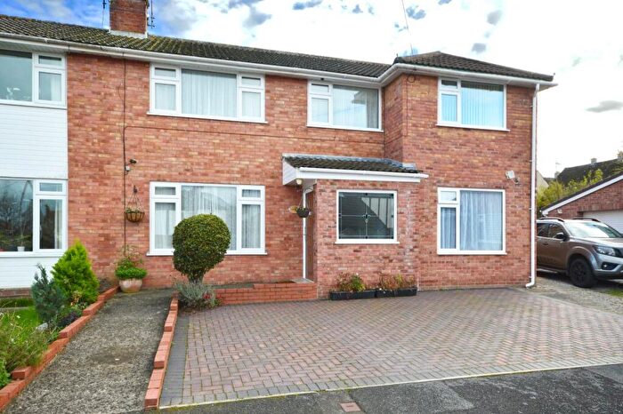 4 Bedroom Semi Detached House For Sale In Dene Close, Keynsham, Bristol, BS31