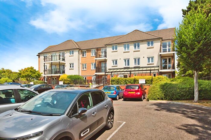 2 Bedroom Flat For Sale In Wyndham Court, Yeovil, BA21