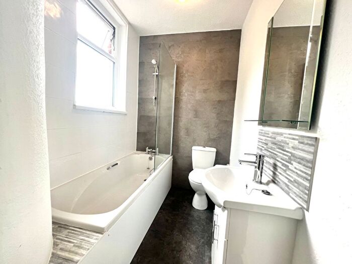 1 Bedroom Flat To Rent In Tremona Road, Southampton, Hampshire, SO16