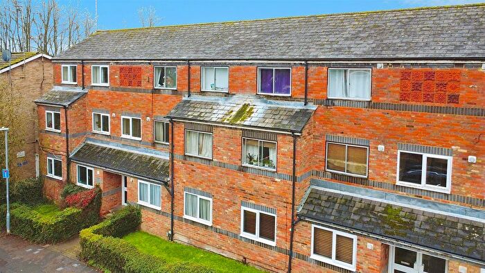 2 Bedroom Flat For Sale In St Marys Court, Old Town, Hemel Hempstead, HP2