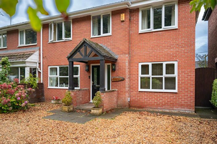 4 Bedroom Semi-Detached House For Sale In Holmeswood Road, Rufford, L40