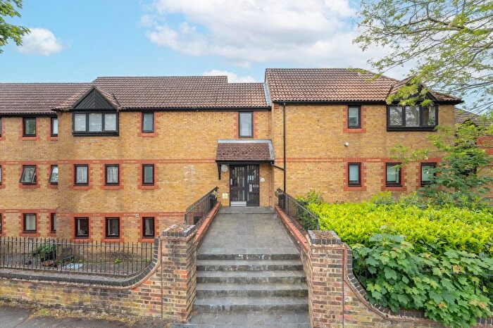 1 Bedroom Flat For Sale In Greyhound Road, Sutton, SM1