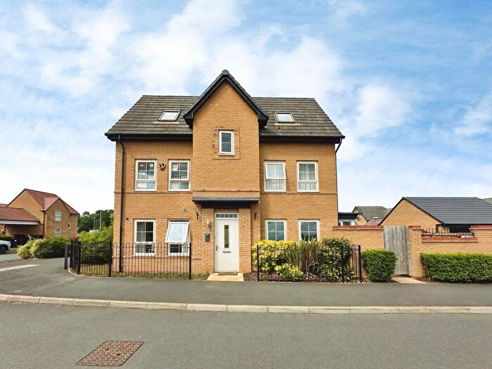 4 Bedroom Semi-Detached House To Rent In Butcher Drive, PE29