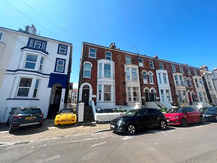 2 Bedroom Flat To Rent In Elphinstone Road, Southsea, PO5