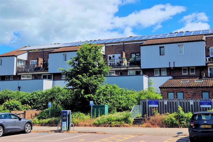 1 Bedroom Flat To Rent In Walton Court Centre, Hannon Road, Aylesbury, HP21