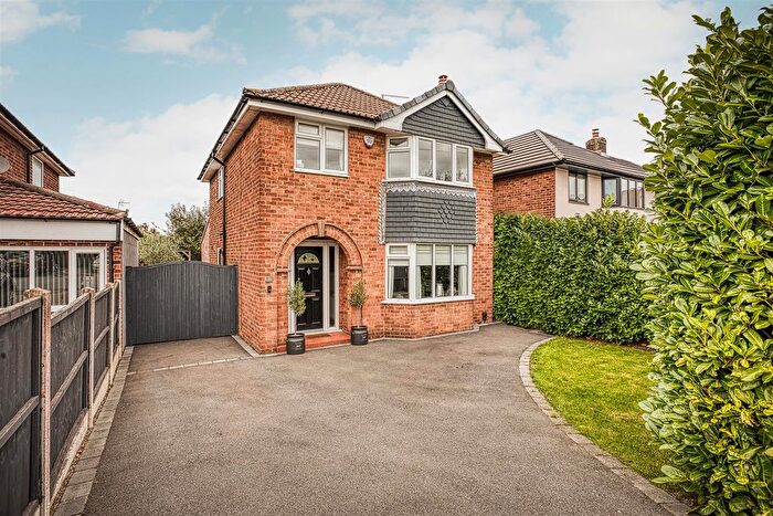 3 Bedroom Detached House For Sale In Hobart Close, Mickleover, Derby, DE3