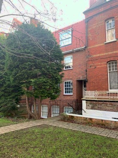 1 Bedroom Flat To Rent In Cambalt Road, London, SW15