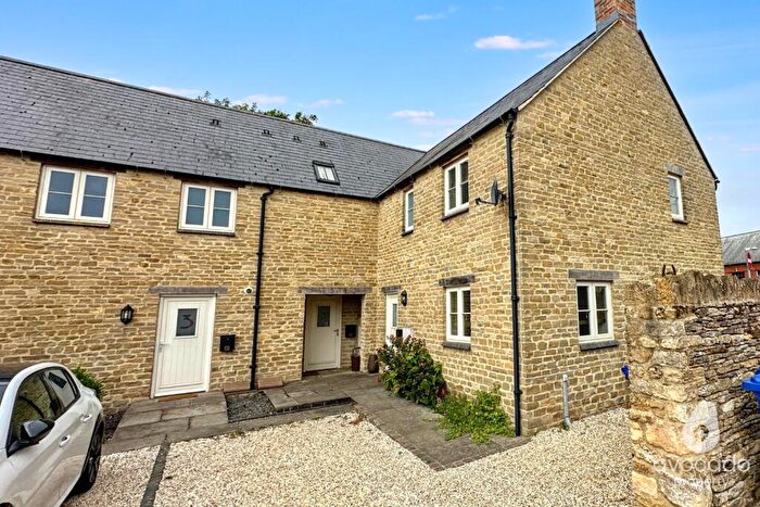 3 Bedroom End Of Terrace House For Sale In Wrights Farm Lane, Brackley, NN13