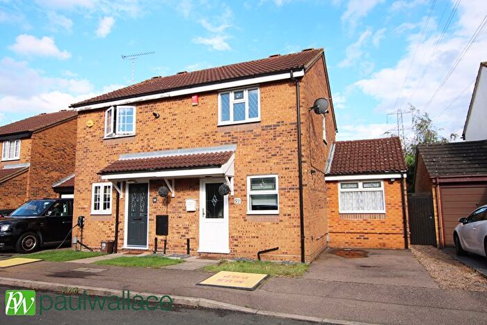 2 Bedroom Semi-Detached House For Sale In Benedictine Gate, Cheshunt, Waltham Cross, EN8