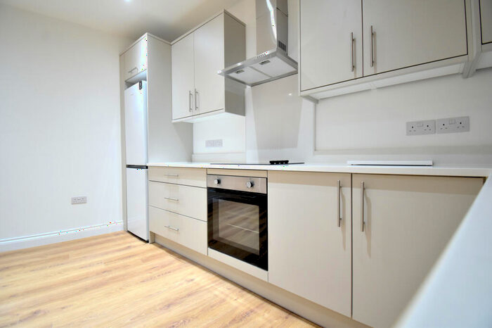 2 Bedroom Flat To Rent In Sunnyside Road East, London, N9