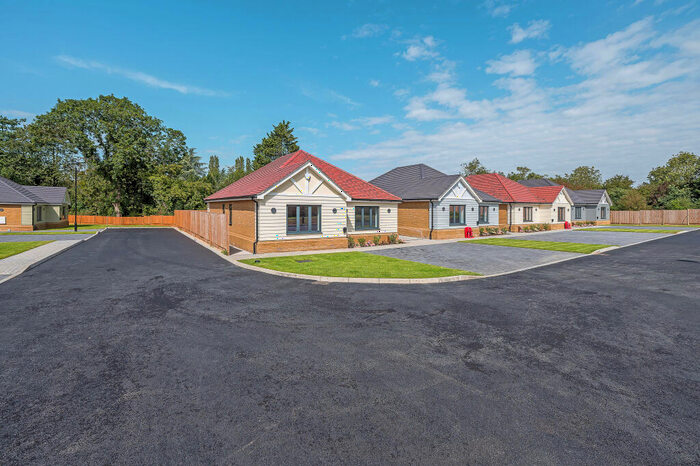 3 Bedroom Maisonette To Rent In Meadow Brook, Oak Hill Road, Stapleford Abbotts, Romford, RM4