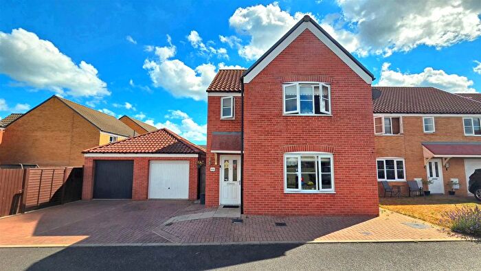3 Bedroom Detached House For Sale In Jackson Close, Bradwell, NR31