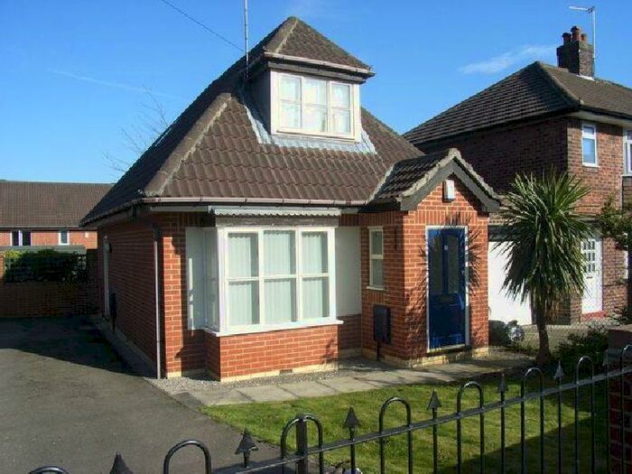 2 Bedroom Detached House To Rent In Greenfields Drive, Harrogate, HG2