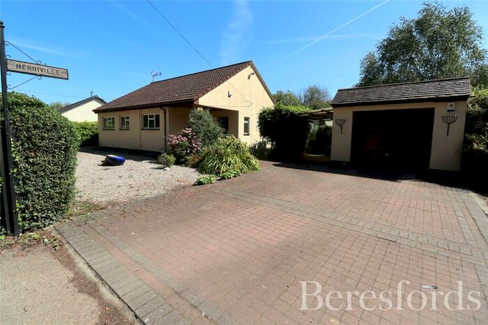 3 Bedroom Bungalow For Sale In Clapgate, Chivers Road, CM15
