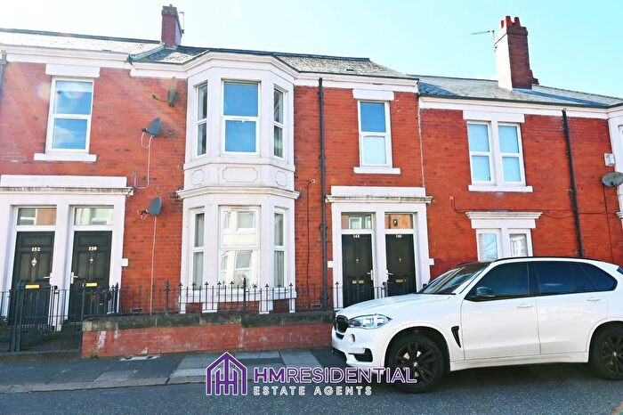 3 Bedroom Flat To Rent In Wingrove Avenue, Newcastle Upon Tyne, NE4