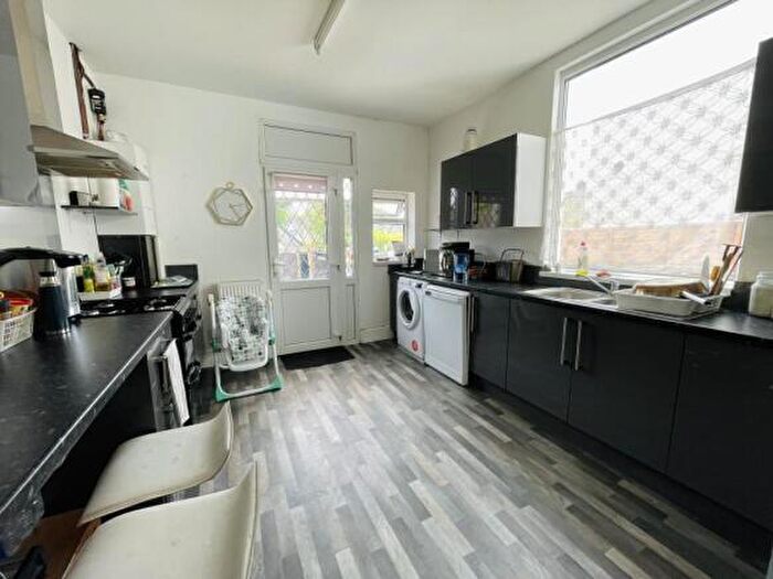 4 Bedroom House To Rent In Muller Road, Bristol, , Gb, BS5