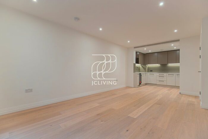 2 Bedroom Flat To Rent In Lockgate Rd, London Gb, London, SW6