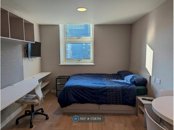 Studio To Rent In Urban Study Tyne Bridge, Newcastle Upon Tyne, NE1